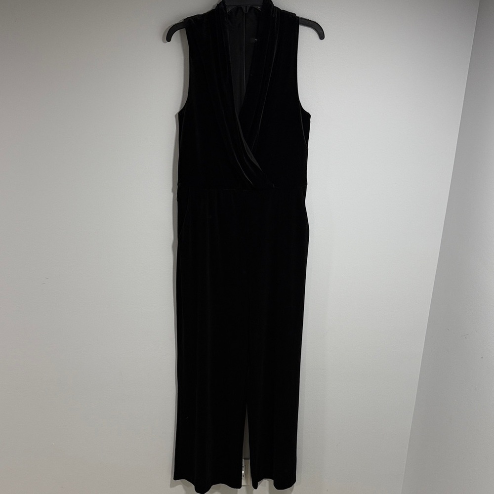 Simply Vera Verawang Elegant Black Velour Sleeveless Jumpsuit size L